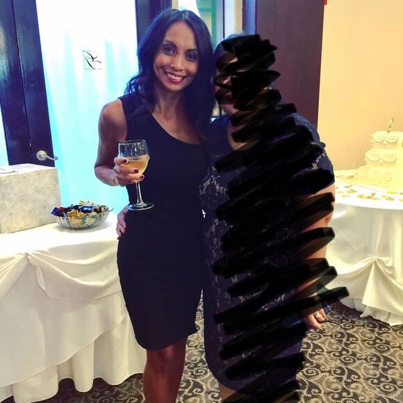 💥 Ali & Jay Gorgeous One Shoulder Form Fitting Side Zipped Dress ~ Size XS 💥 - Picture 5 of 10